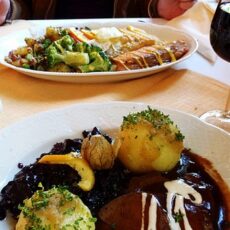 Essen und Rotwein