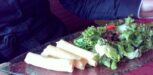 Gebackener Schafskäse mit Salat