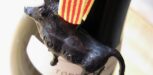 Spanische Rotwein Flasche mit Stier