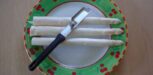 Weißer Spargel mit Spargel Schälmesser