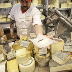 italienischer Käseverkäufer