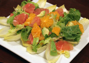 Salat mit Orangenscheiben