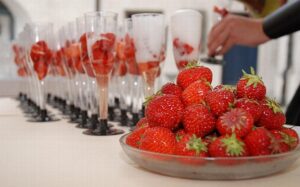 Sekt Gläser mit Erdbeeren