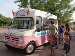 Mr. Whippy bringt frozen Yogurt